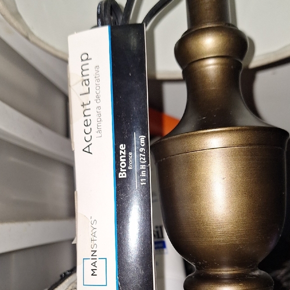 Mainstays Bronze Lamp with Beige Shade - Picture 4 of 4
